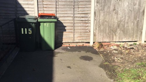 Organized flat clearance process in a Tottenham apartment